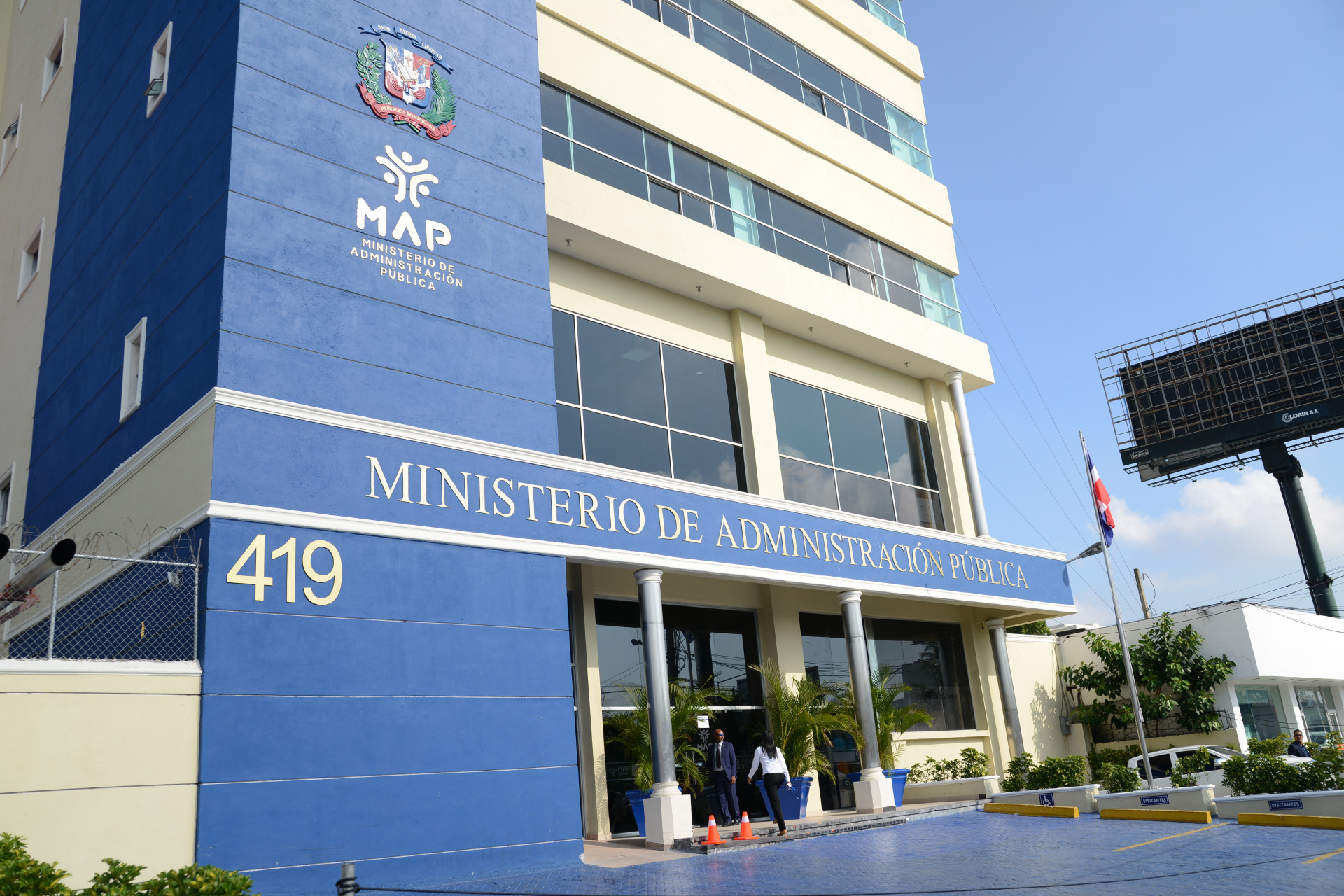 MAP orders early exit in public institutions for rain prevention | De Último Minuto English