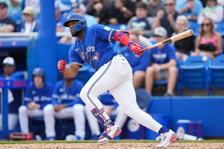 Bassitt and bullpen contain Orioles; Guerrero Jr. hits three hits | De Último Minuto English