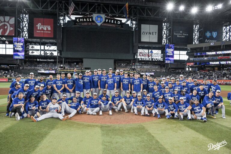 Dodgers secure their fourth consecutive National League West title | De Último Minuto English