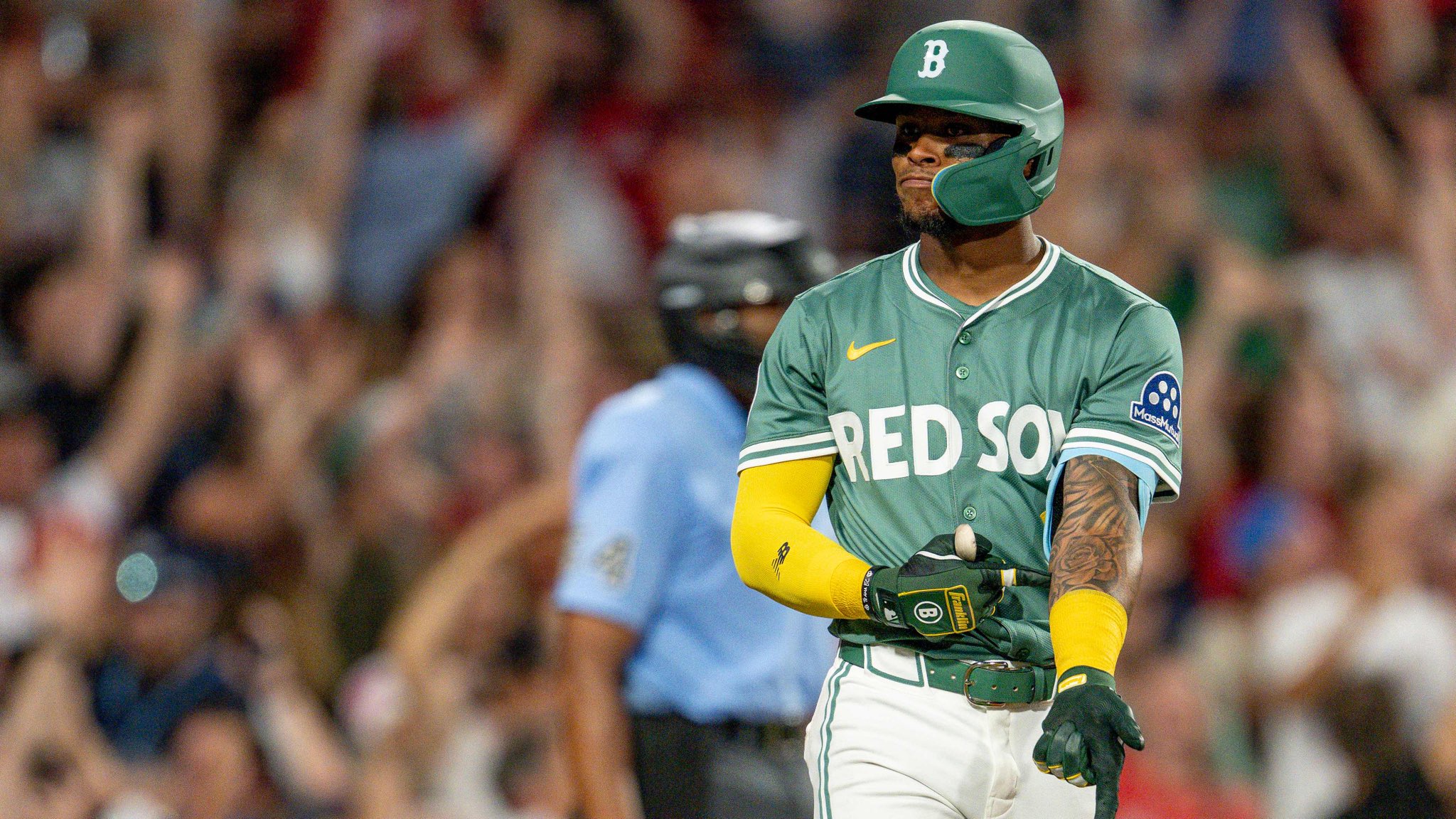 Rafaela hits a clutch three-pointer and sends the Red Sox to the postseason | De Último Minuto English