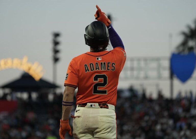 Willy Adames makes history by winning the 2025 Willie Mac Award | De Último Minuto English