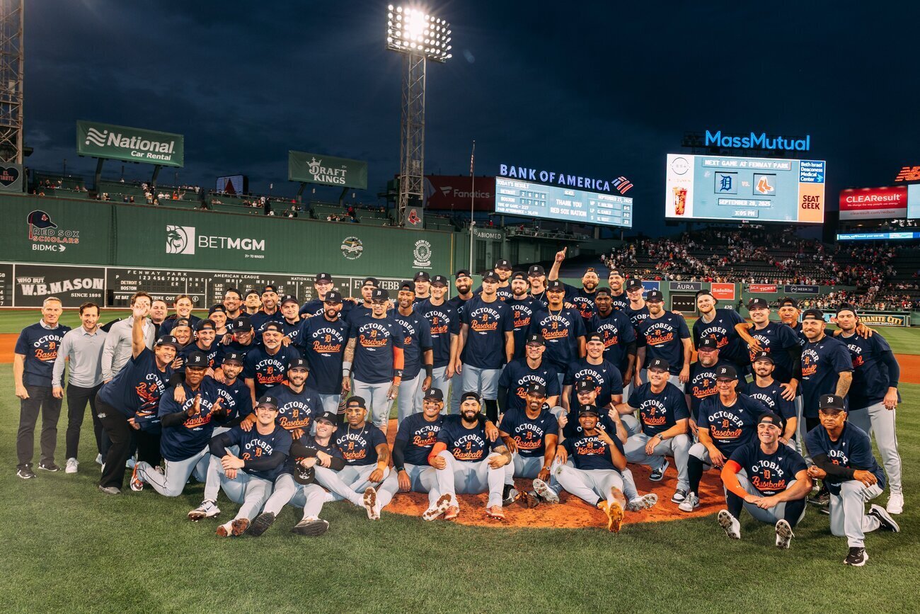 Tigers secure postseason ticket and maintain the fight for the division | De Último Minuto English