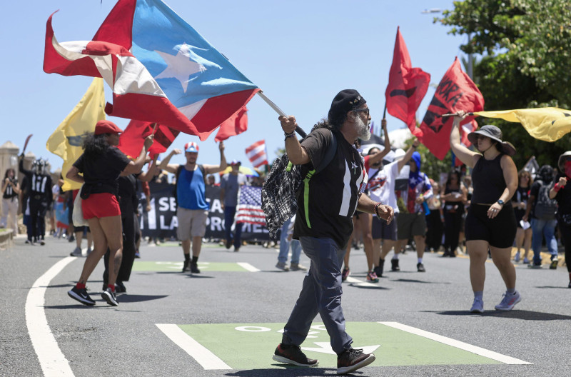 Thousands of people march in favor of Puerto Rico's independence | De Último Minuto English