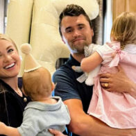 Charlie Kirk's followers donate millions to support his widow and children | De Último Minuto English