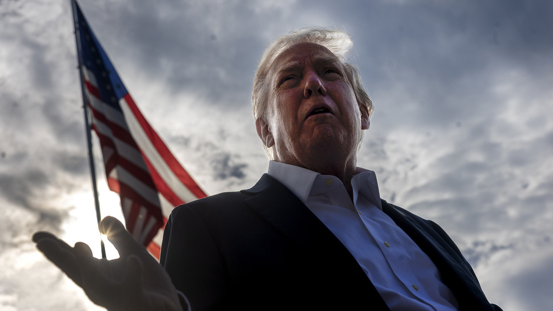 Trump will impose a 100% tariff on all movies produced outside the U.S. | De Último Minuto English