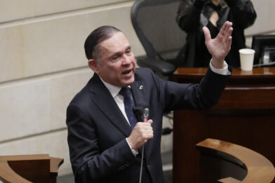 Former Colombian Senate President announces he will run for President in 2026 | De Último Minuto English