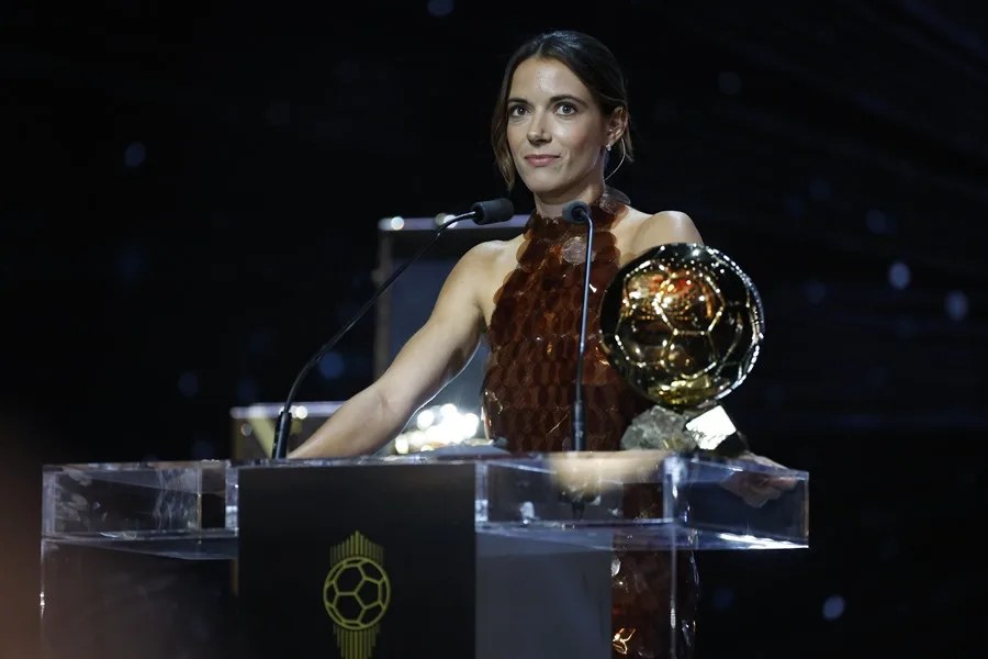 Aitana Bonmatí makes history with her third consecutive Ballon d'Or | De Último Minuto English