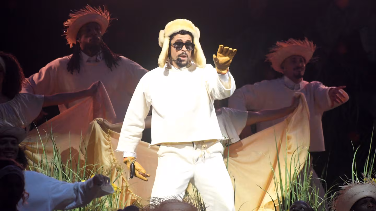 Bad Bunny said goodbye to his residency in Puerto Rico with a record on Amazon's broadcast | De Último Minuto English