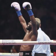 Terence Crawford defeats 'Canelo' Álvarez by unanimous decision and takes away his world boxing titles | De Último Minuto English