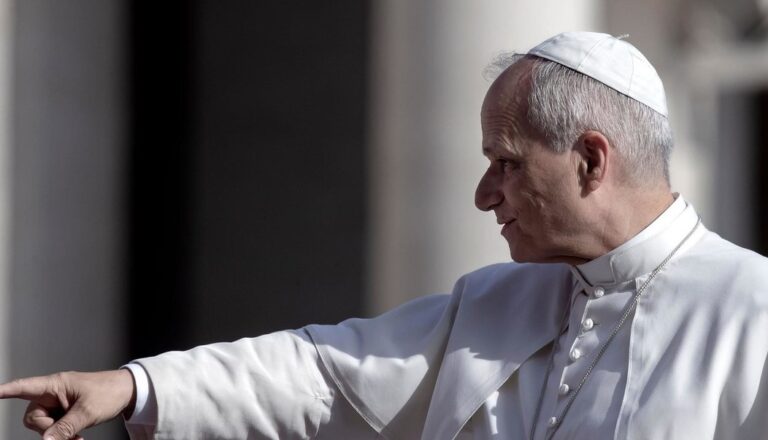 Pope Leo XIV defines marriage: "The family is father, mother, and children" | De Último Minuto English