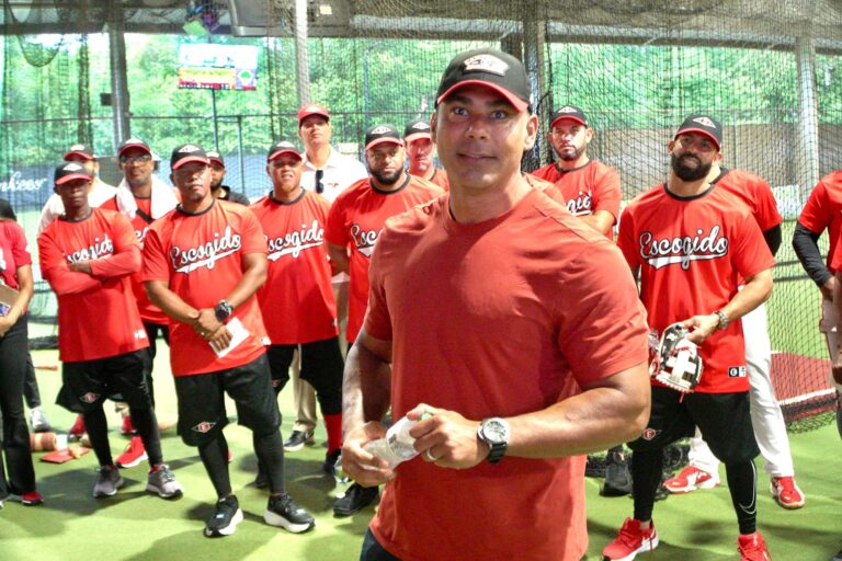 Leones del Escogido begin training with 26 players; Brito, Lake and Cordero lead the group | De Último Minuto English