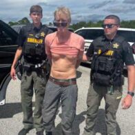 The person guilty of trying to kill Trump tried to stab himself with a pen after the verdict | De Último Minuto English
