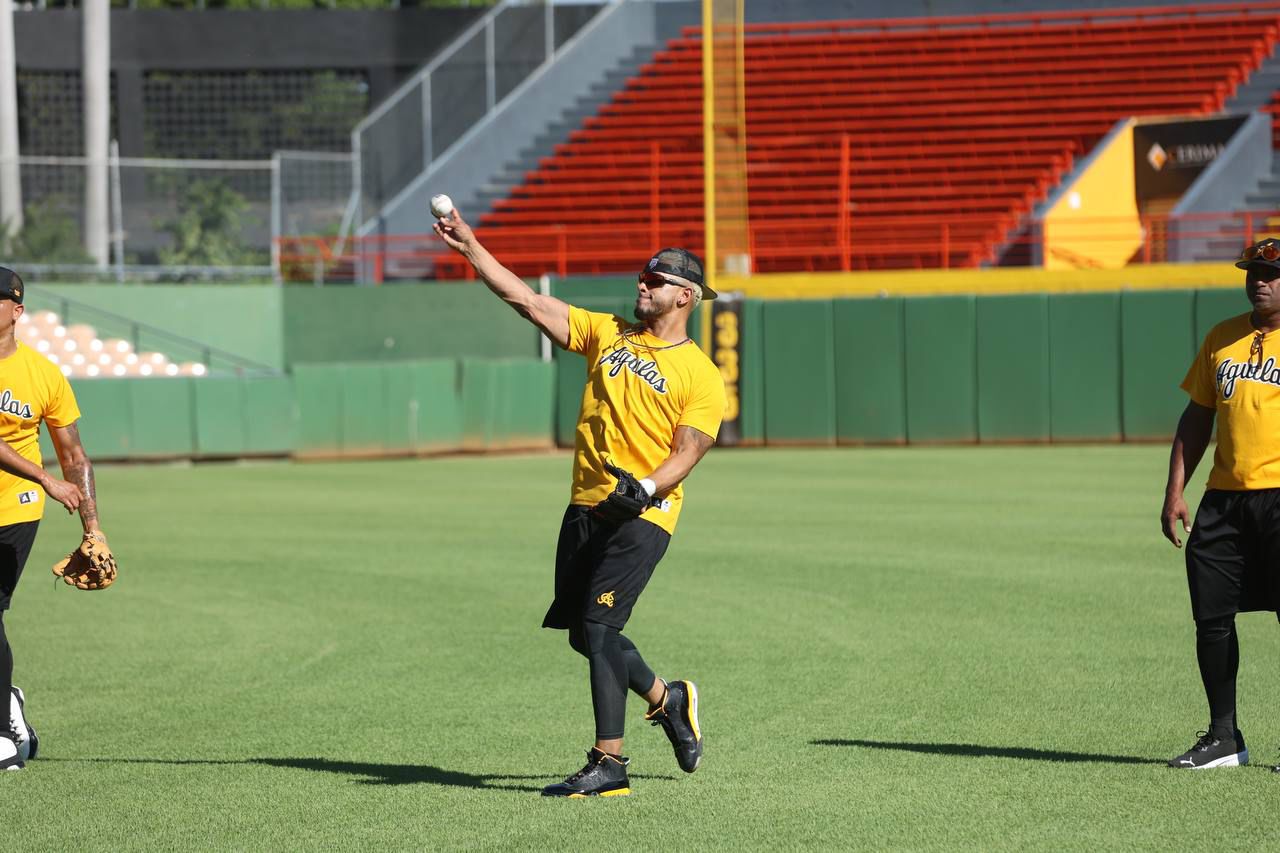 The Águilas will open Early Camp this Monday at the Cibao Stadium | De Último Minuto English