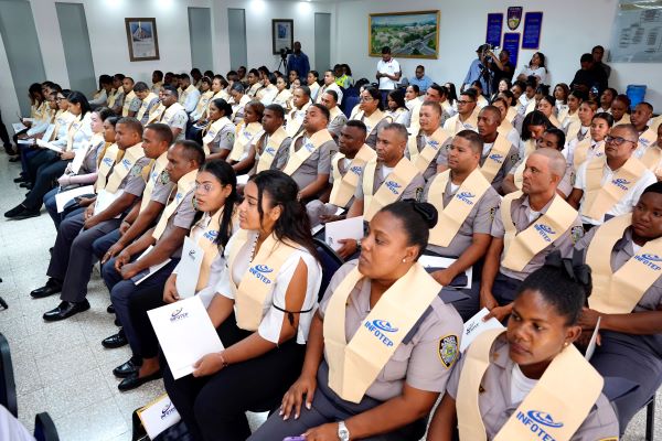 INDOTEL and INFOTEP graduate in the Southern region more than 100 police officers in digital skills | De Último Minuto English