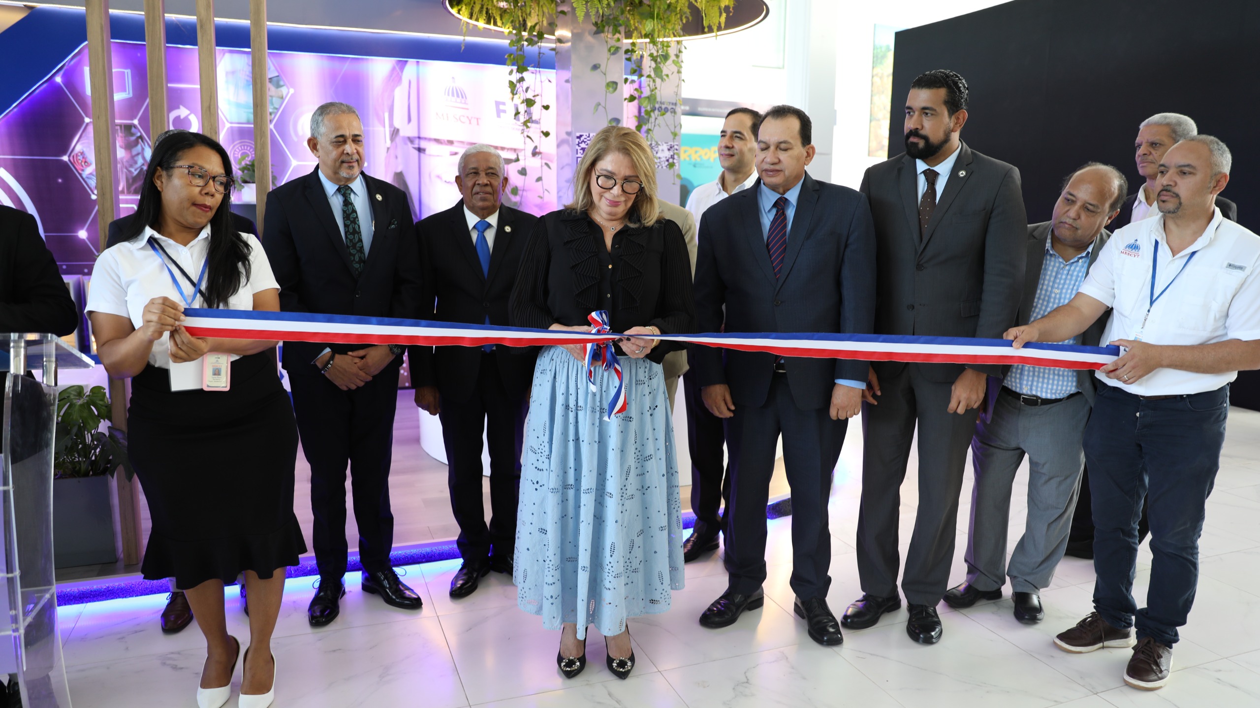MESCyT inaugurates stand at the 2025 International Book Fair | De Último Minuto English
