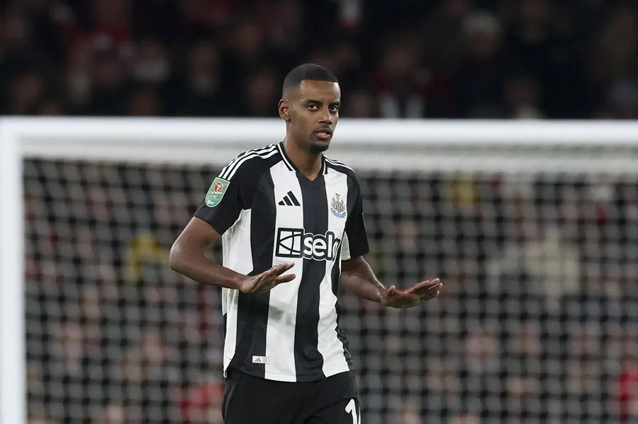 Liverpool signs Isak for 150 million euros | De Último Minuto English