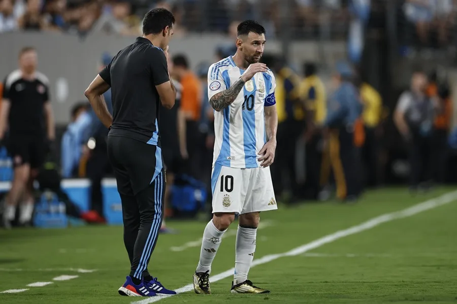 Argentine selector reveals he hasn't spoken to Lionel Messi about the World Cup and assures he has a solid base for 2026 | De Último Minuto English