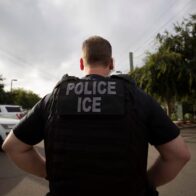 An ICE agent fatally shoots a man resisting arrest in the Chicago area | De Último Minuto English