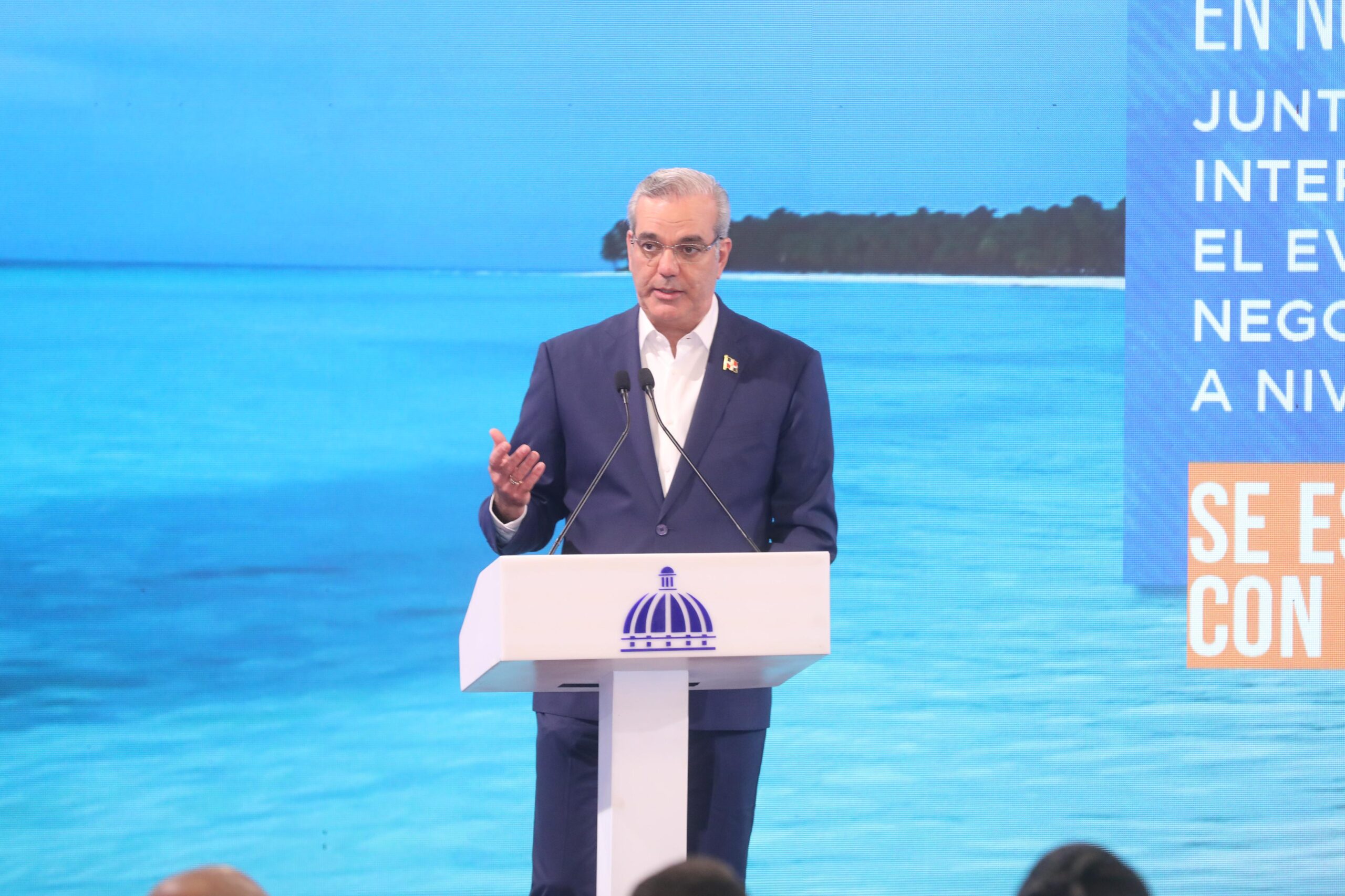 Abinader reiterates his position that severance pay be maintained in the Labor Code modification | De Último Minuto English