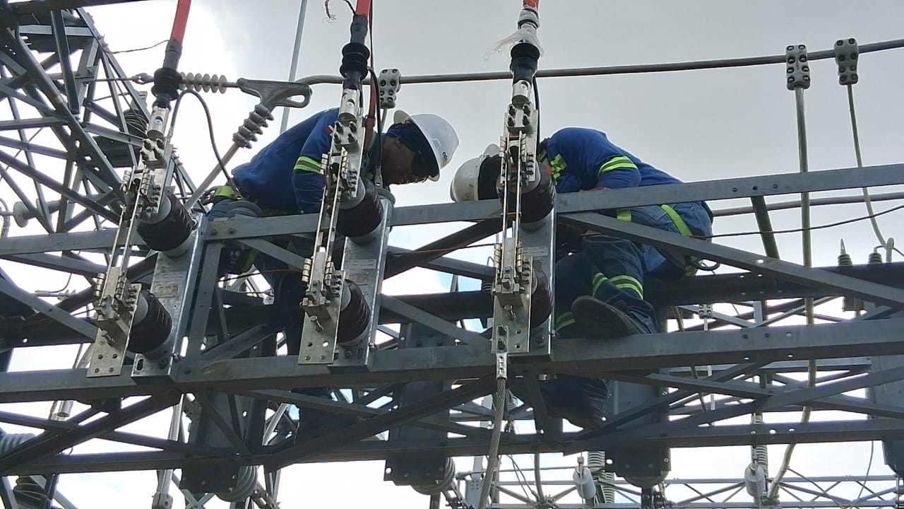 Edeeste begins work to reinforce the electrical supply in Jacobo Majluta with a new circuit | De Último Minuto English