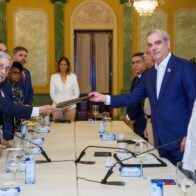 Abinader receives report from CES with 151 proposals on Haitian crisis | De Último Minuto English