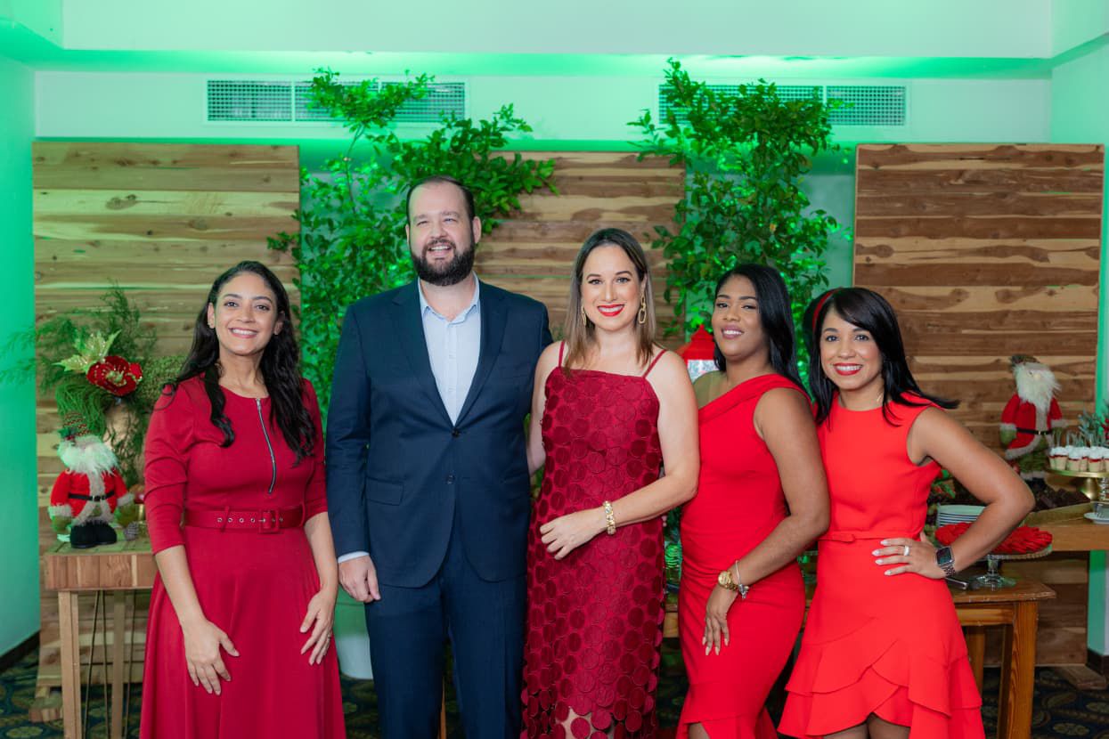 Hotel W&P Santo Domingo presents its traditional corporate Christmas event and inaugurates new space "El Jardín" | De Último Minuto English