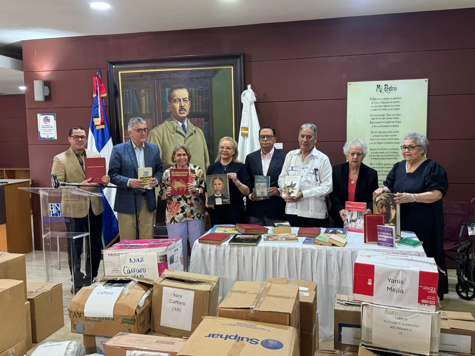 Artists and public figures donate books to those deprived of liberty to strengthen their social reintegration | De Último Minuto English