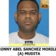 It is delivered to the Prosecutor's Office of Santiago "Mudita", identified as the ringleader of the gang involved in the La Barranquita massacre | De Último Minuto English
