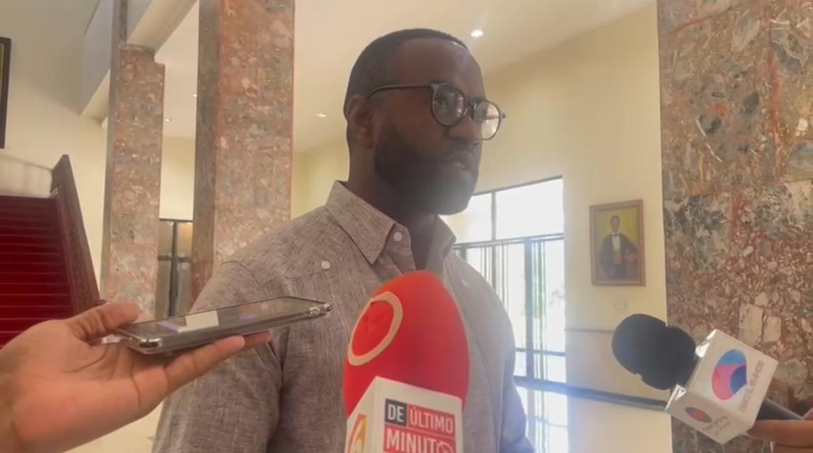Carlos De Pérez criticizes call for resignation of presidential candidates from the PRM: "It's bread and circuses to distract" | De Último Minuto English