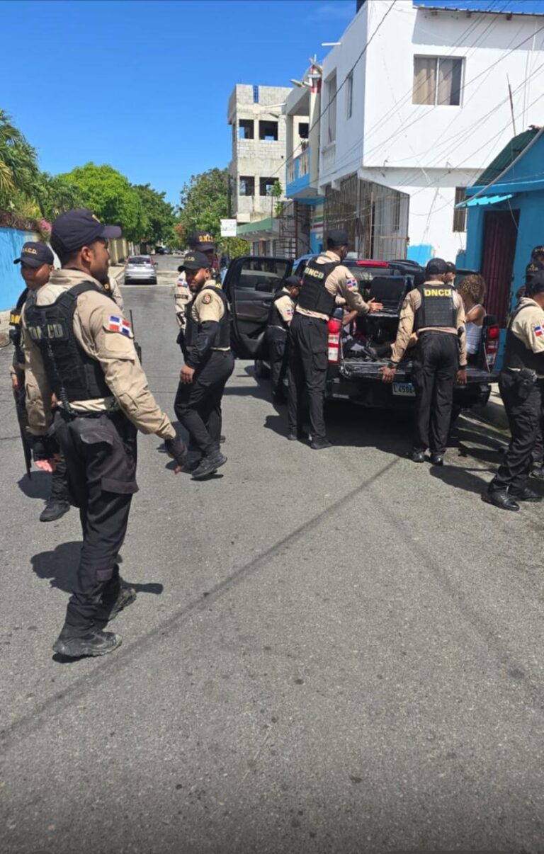 DNCD and Public Ministry arrest 30 people during operations against micro-trafficking in Puerto Plata | De Último Minuto English