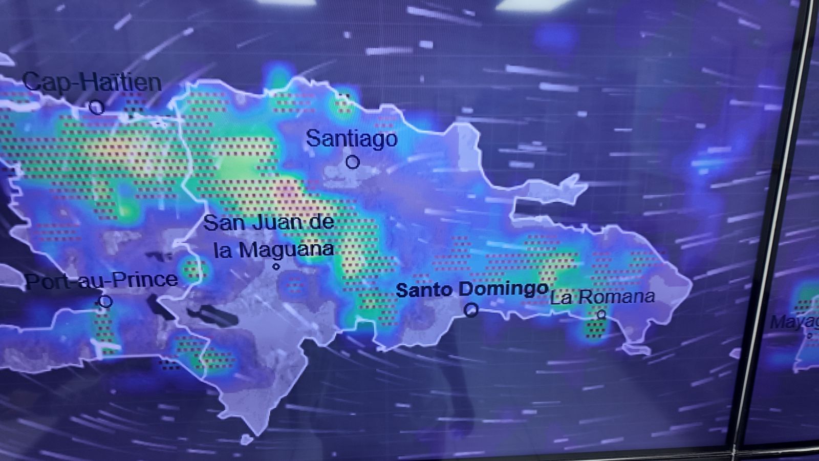 Hurricane Gabrielle moves away, but trough causes showers and storms in several provinces of the country | De Último Minuto English