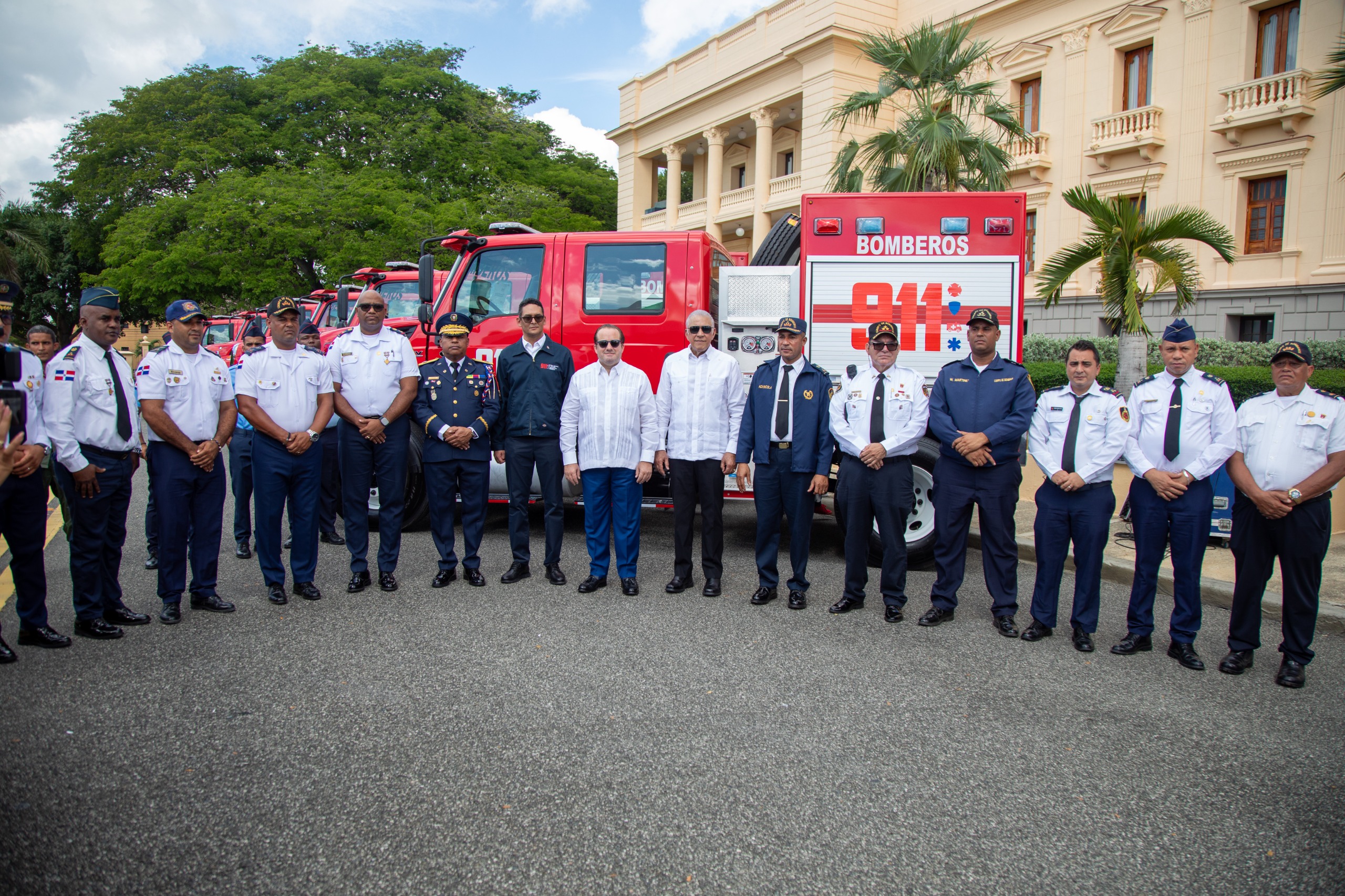 MINPRE and Sistema 911 deliver 12 fire trucks to strengthen emergency response capacity | De Último Minuto English