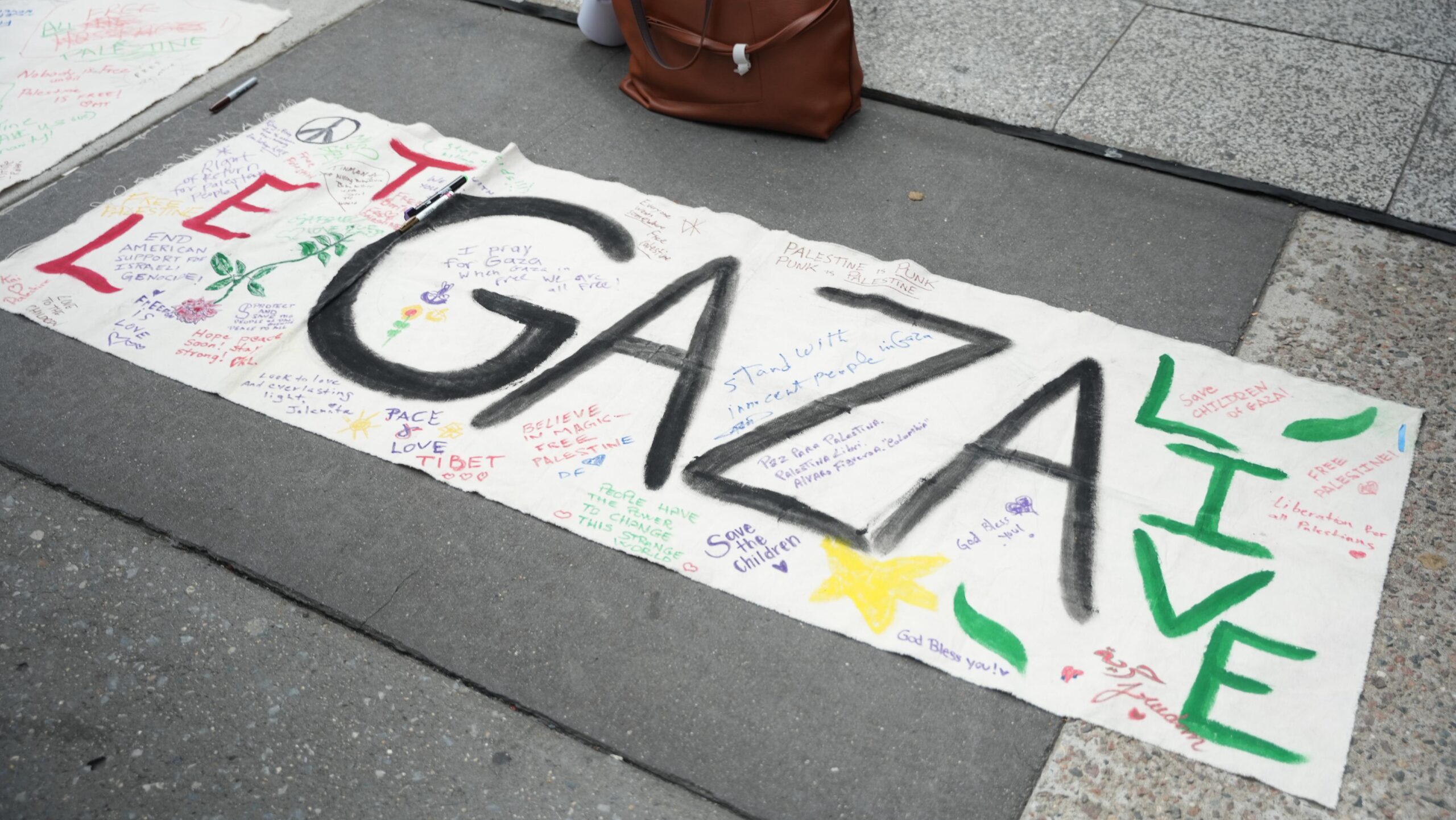 Activists demonstrate around the UN, calling for a ceasefire in the Gaza Strip. | De Último Minuto English
