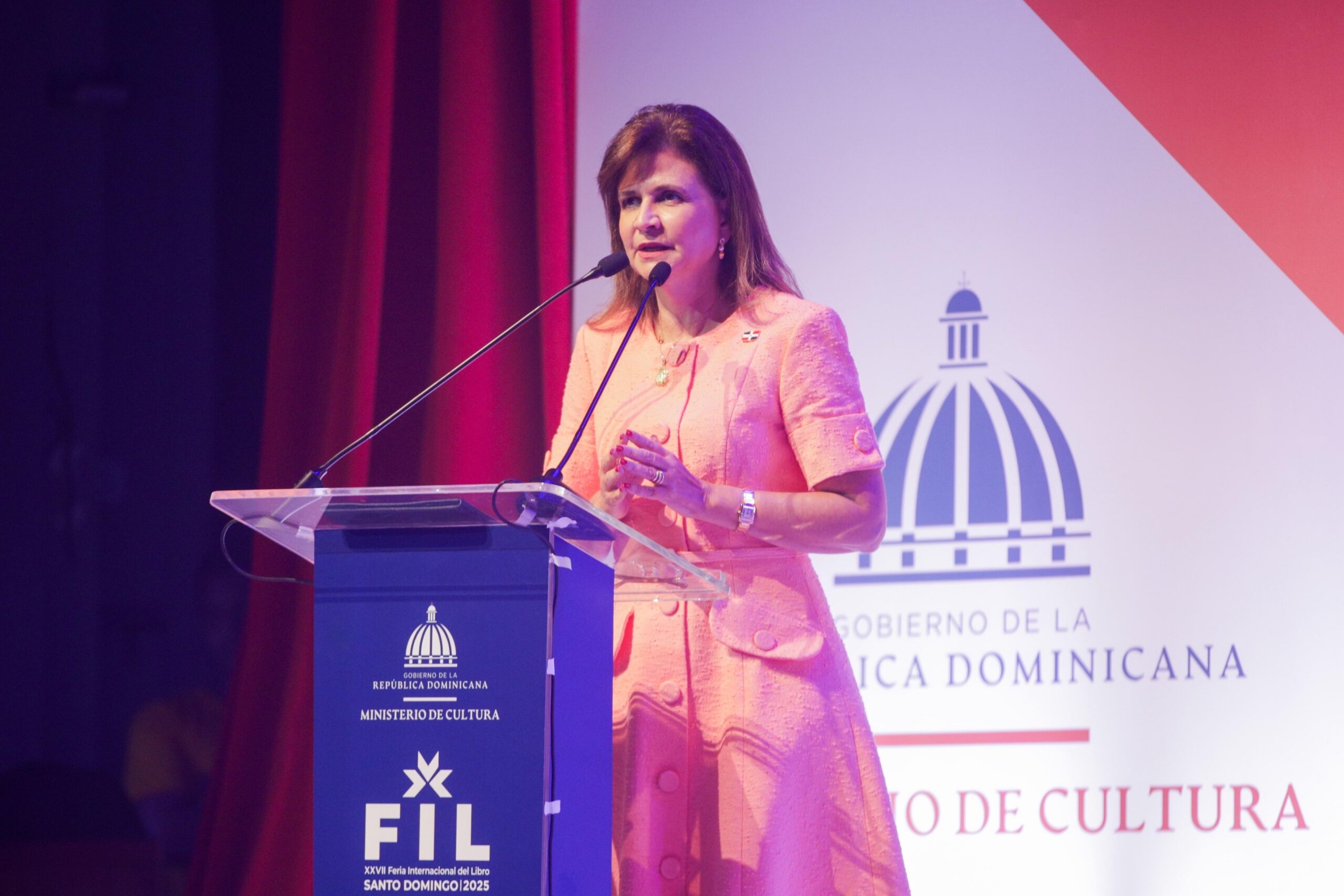 Raquel Peña defines the 2025 Book Fair as a mirror of the identity and hope of the Dominican people | De Último Minuto English