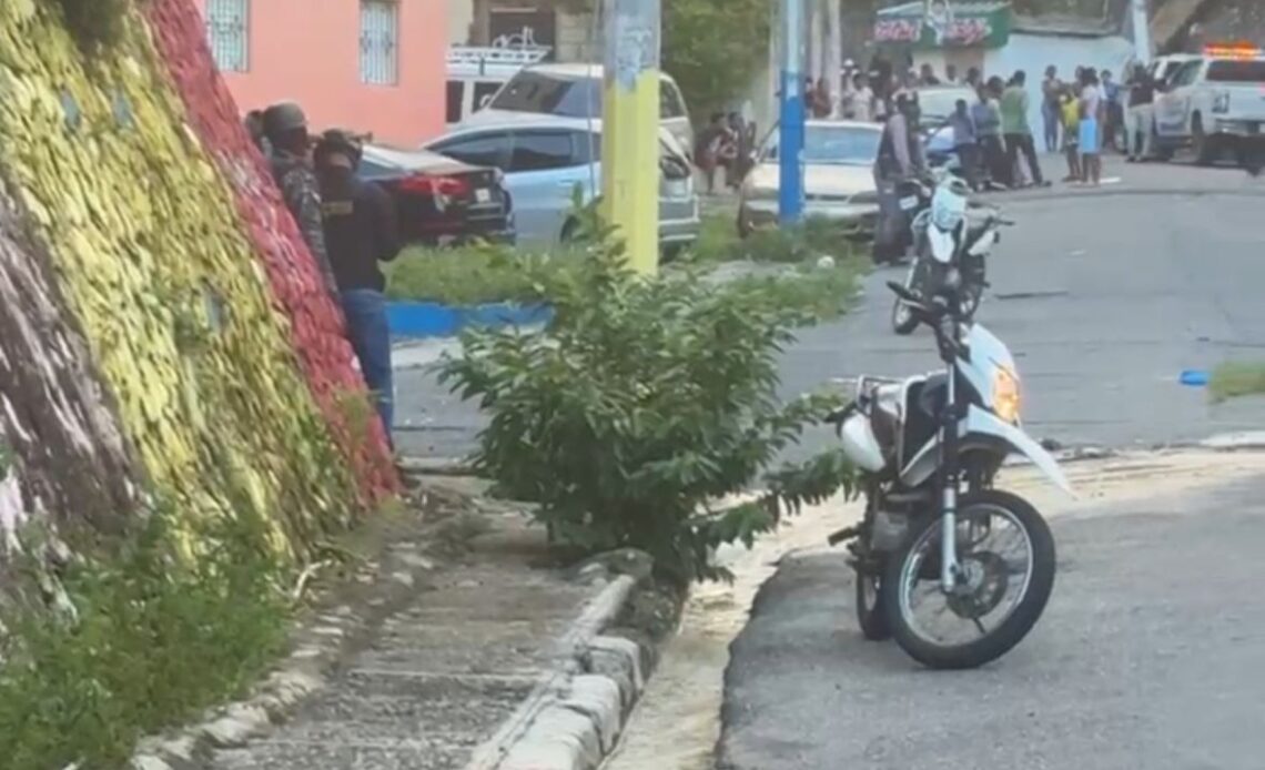 Police deploy large operation in Guachupita to capture alleged murderers | De Último Minuto English