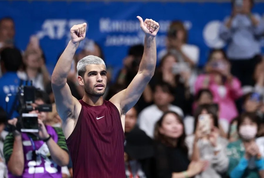 Alcaraz defeats Argentine Báez in his debut at the Tokyo tennis tournament | De Último Minuto English