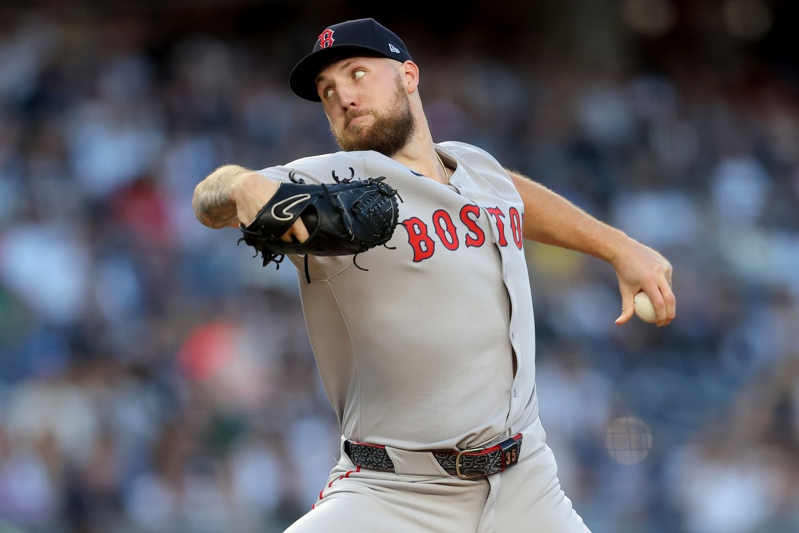 Crochet dominates as the Red Sox kick off the Wild Card Series with a win over the Yankees | De Último Minuto English