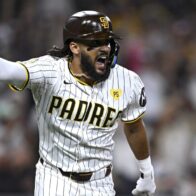 Fernando Tatis Jr. leads Padres in dramatic comeback against Reds | De Último Minuto English