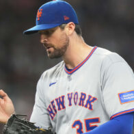 Mets keep playoff hopes alive with key win over Marlins | De Último Minuto English