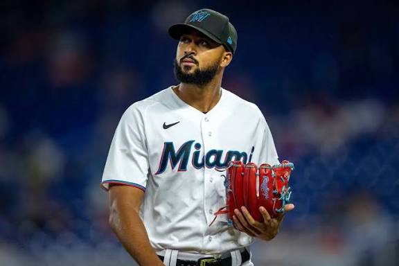 Sandy Alcántara commands victory and sweep for Miami against Rockies | De Último Minuto English