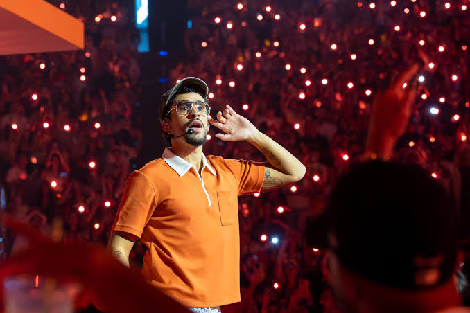 Bad Bunny will be the headliner for the Super Bowl LX halftime show | De Último Minuto English