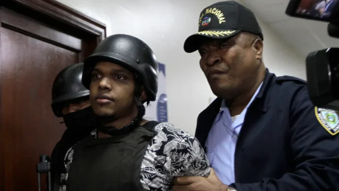 Judge who granted work permit to former ambassador also convicted had also released "Chuky", implicated in attack against David Ortiz | De Último Minuto English