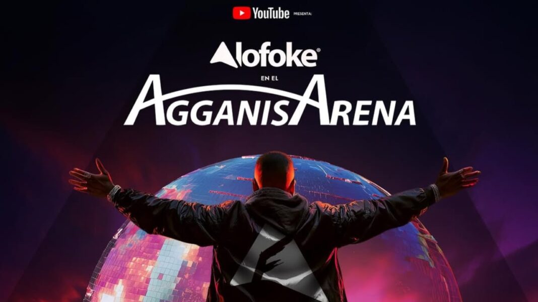 Zamora Live delivers Sold Out certificate to Santiago Matías for "Alofoke at the Agganis" | De Último Minuto English