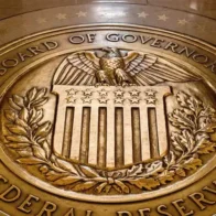 United States Federal Reserve cuts interest rate by 25 basis points | De Último Minuto English