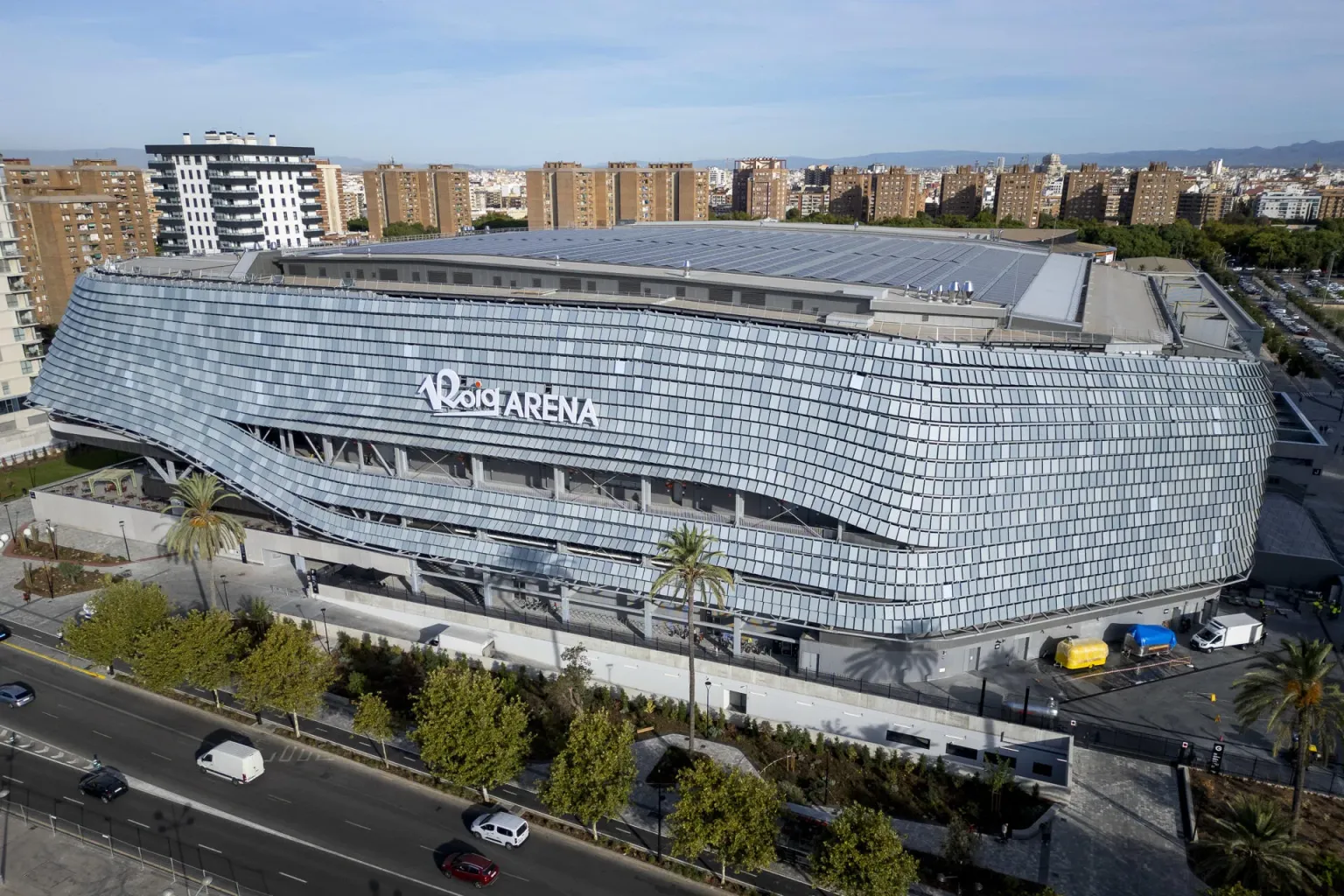 The Roig Arena opens its doors after a 400 million investment and a million expected attendees in the first year | De Último Minuto English
