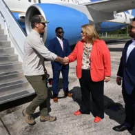 Puerto Rican independence supporter calls receiving the US Secretary of War "submission" | De Último Minuto English