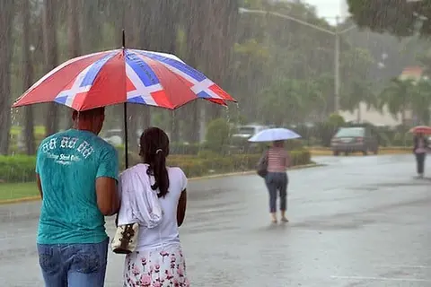 Gloria Ceballos reports that rainfall accumulations exceeding 200 millimeters are expected this Thursday | De Último Minuto English