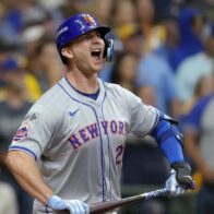 Alonso leaves Rangers stranded and Mets stop losing streak with extra-innings win | De Último Minuto English