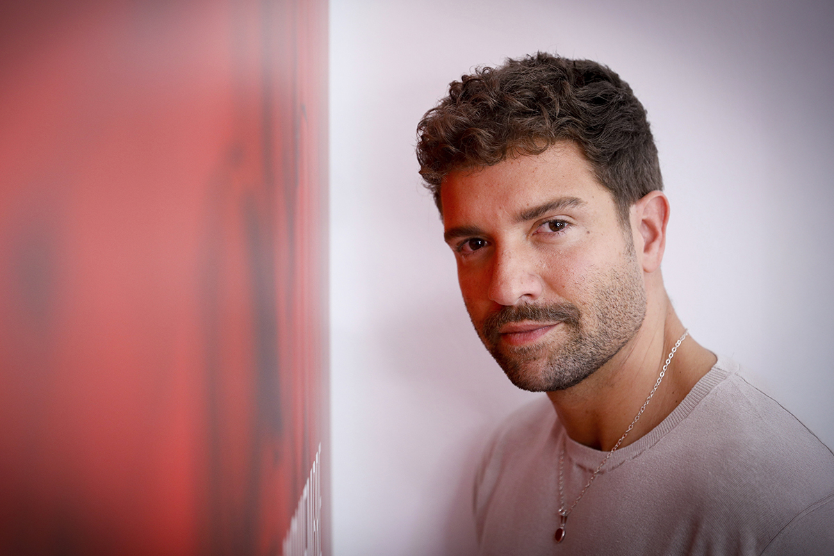 Pablo Alborán performed his hit "Quién" popularized by El Grupaso in typical merengue. | De Último Minuto English