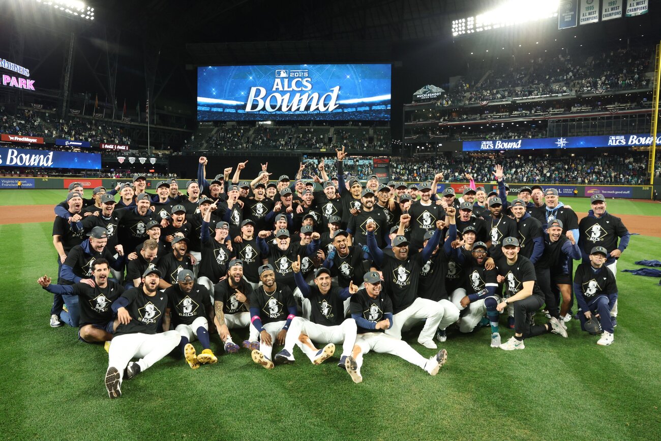Jorge Polanco sends the Mariners to the Championship Series with a decisive hit | De Último Minuto English